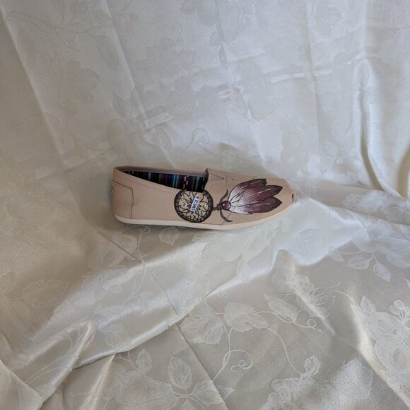 Like New TOMS Dream catcher & feather painted Alpargata Classic Shoe - Picture 5 of 10